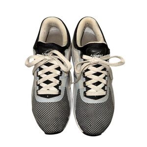 Youth size6-Nike air Max zero black white wolf grey